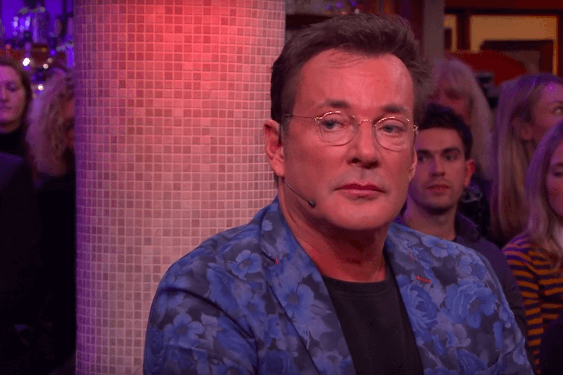 Gerard Joling diep gezonken, probeert zijn onderbroeken voor flink geld te verkopen