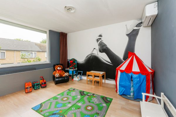 Funda-huis heeft kleine 18+ verrassing in de kinderslaapkamer