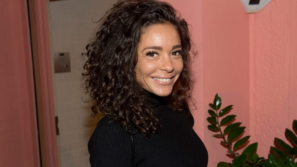 Fajah Lourens zet pracht villa te koop