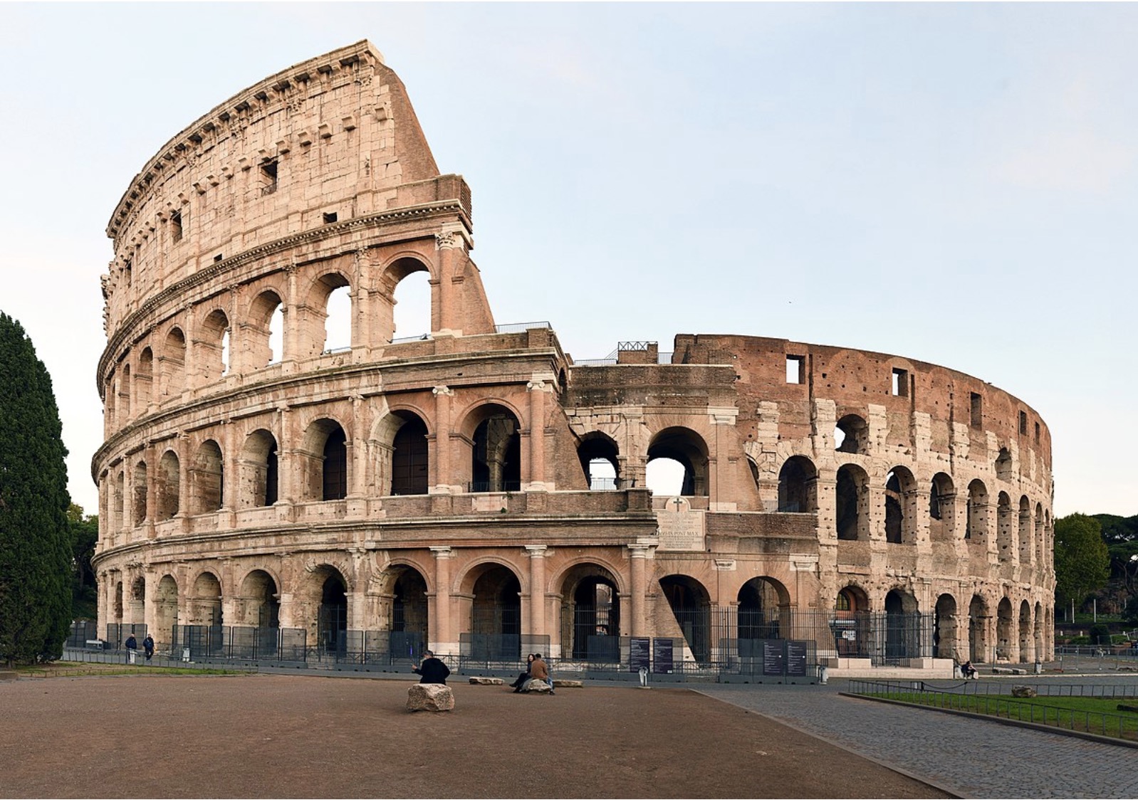 Toerist betrapt op bekladden van colosseum