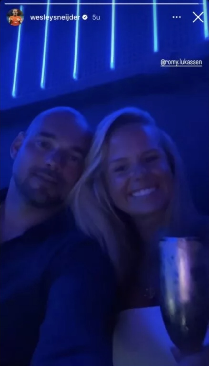 Wesley Sneijder opnieuw betrapt met piep jonge dame