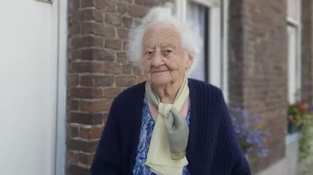 Jeanneke (96) moet na 70 jaar gedwongen verhuizen: "Laat mij hier heen gaan"