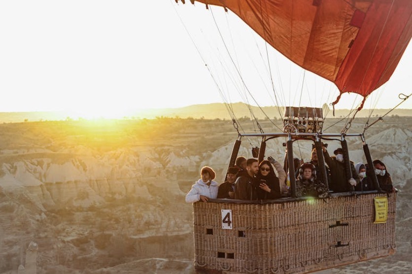 Huwelijksaanzoek in luchtballon gaat totaal mis: "Ergste dag van mijn leven!"