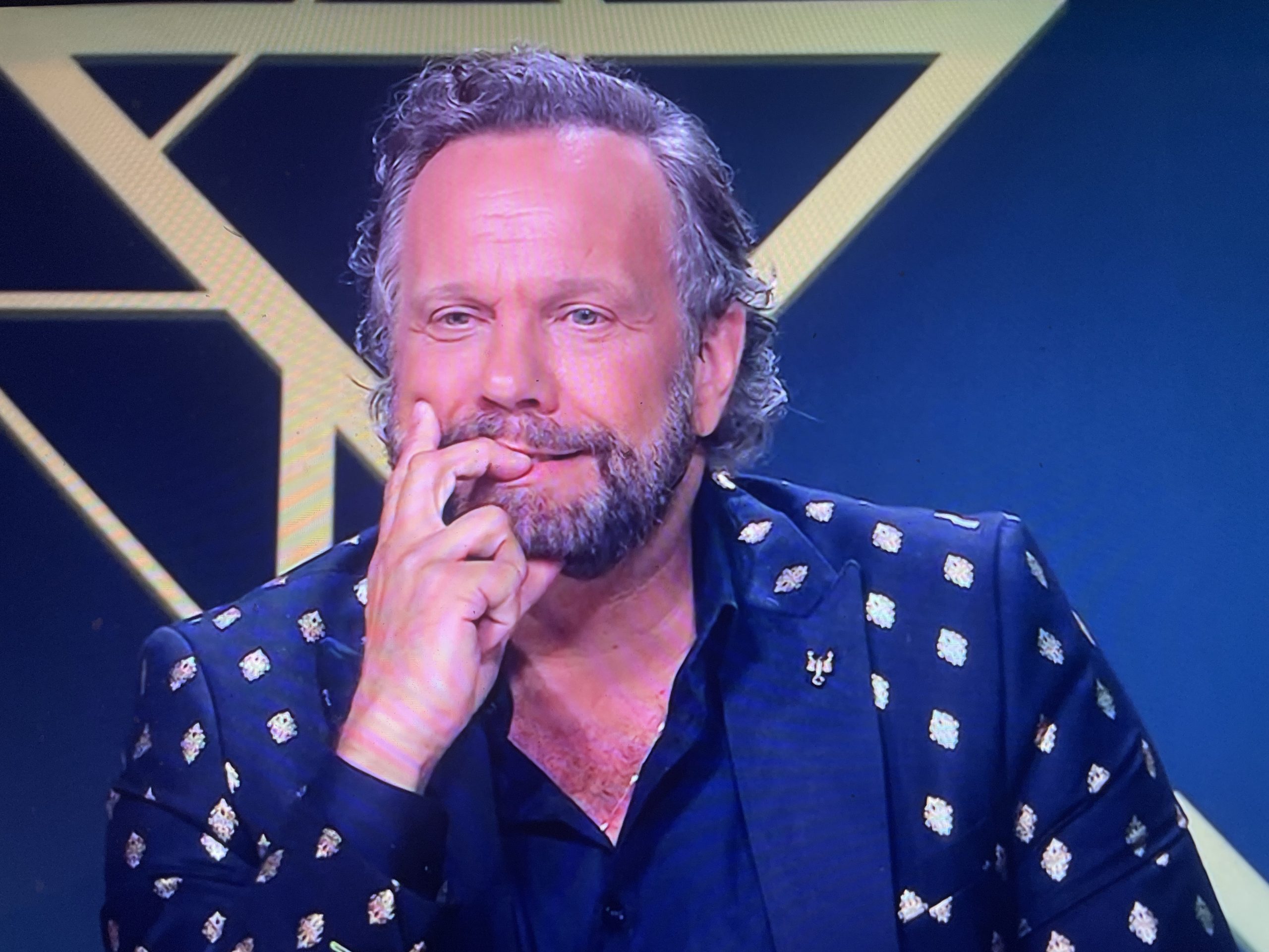 Carlo Boszhard emotioneel na bizarre onthulling The Masked Singer