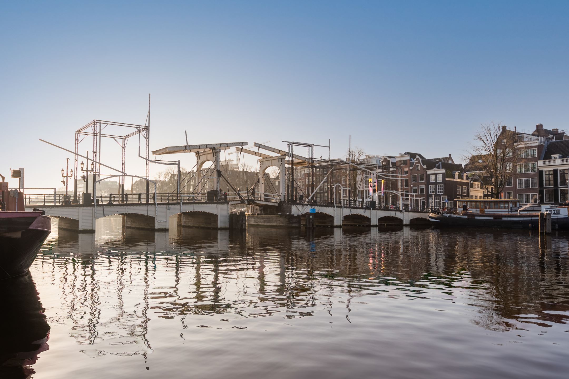 Dit absurde bedrag betaal je tegenwoordig voor een woonboot in Amsterdam