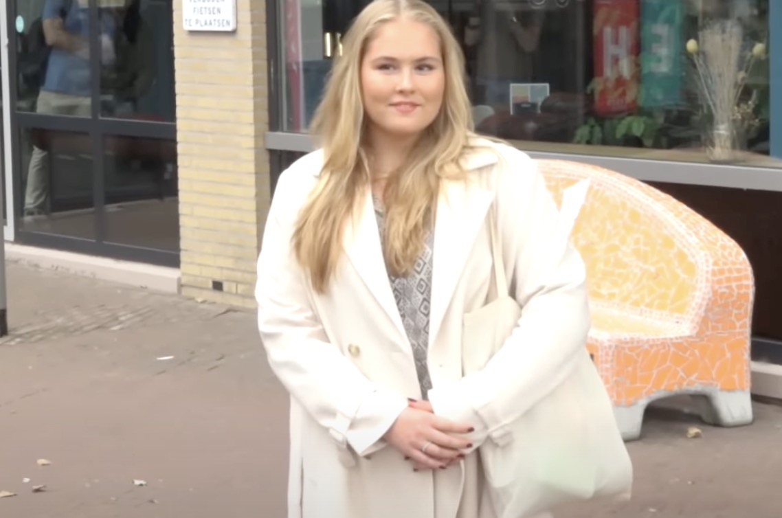 Dit ontgroeningsritueel moest Amalia doorstaan voor het studenten corps