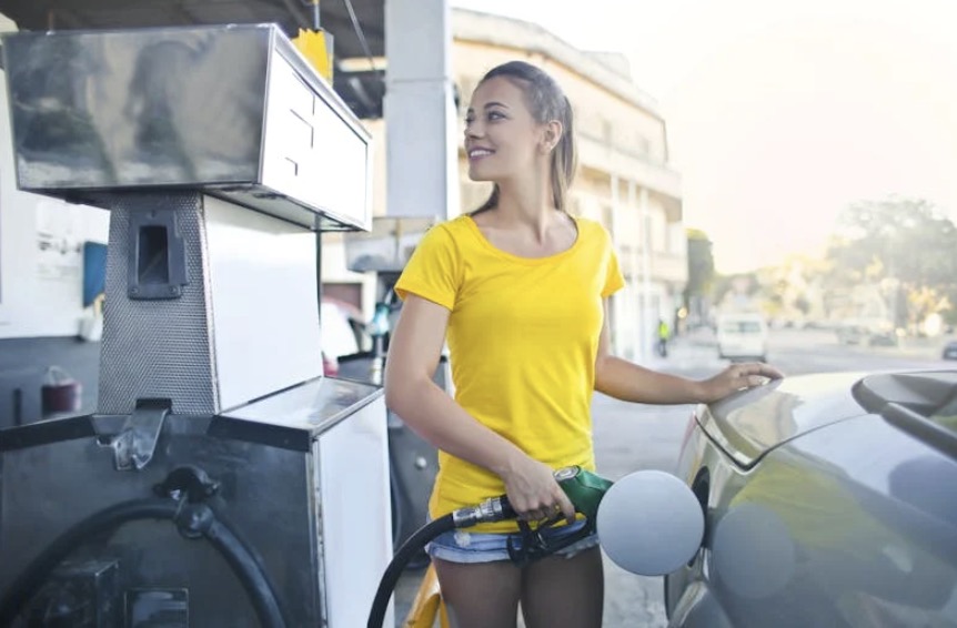 Benzineprijs gaat door het dak door accijnsverhoging: Dit betaal je straks per liter!