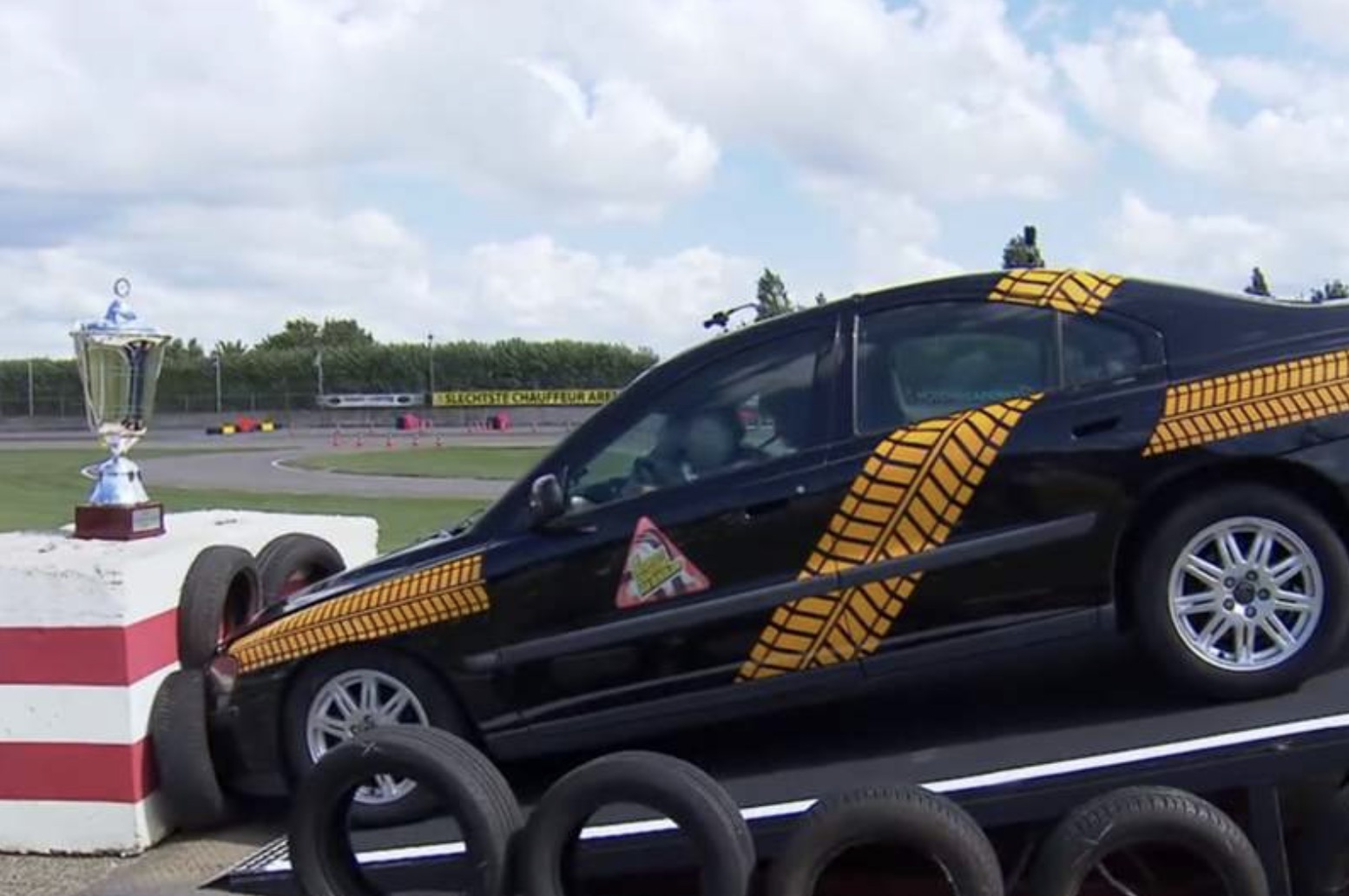 Deelnemer Slechtste Chauffeur van Nederland shockeert kijkers: "Rechterbeen afhakken"