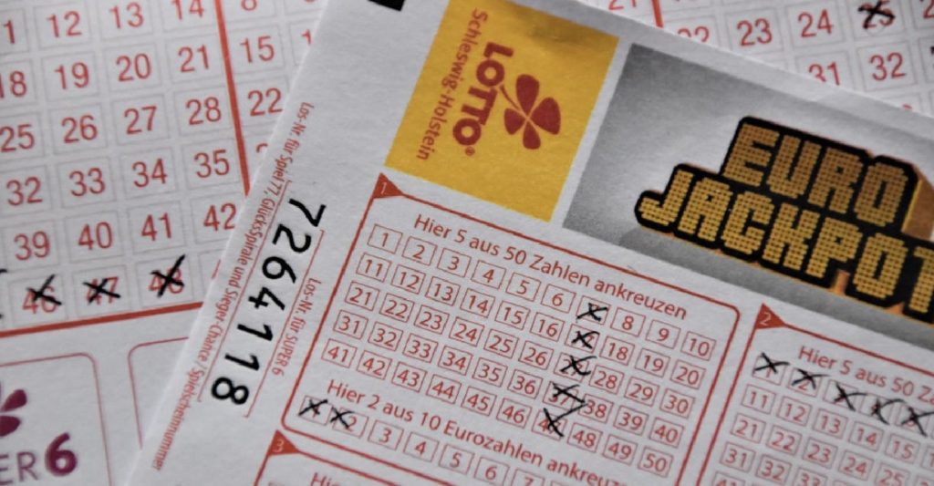 Man door familie voor de rechter gesleept nadat hij jackpot van 1 miljard wint