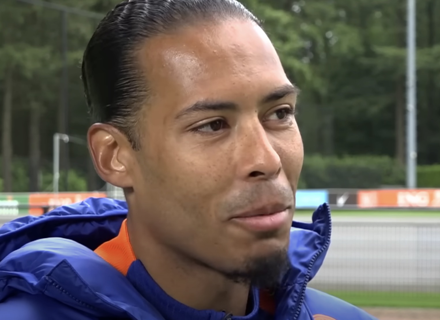 Virgil van Dijk pakt keeper van Engeland keihard terug met geniale foto