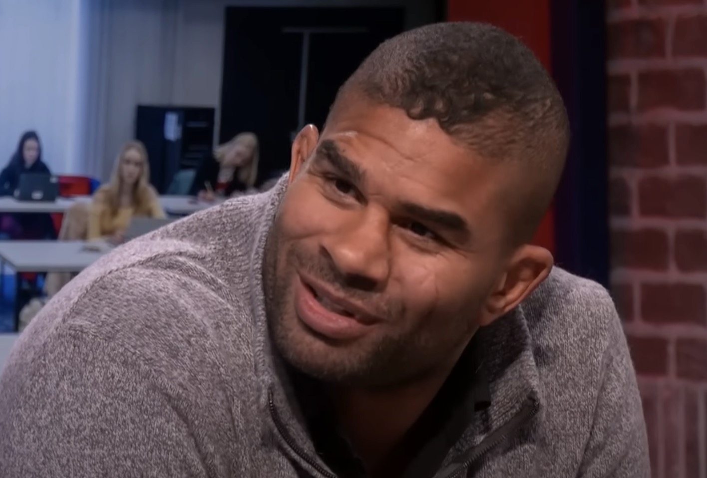 Alistair Overeem weigert dochter als man te erkennen: "Weg met deze woke nonsense!"