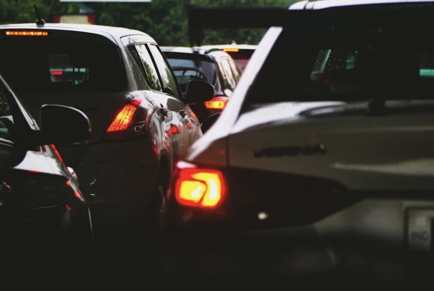 Verkeersdeskundigen onthullen: Dit is de snelste rijstrook in de file