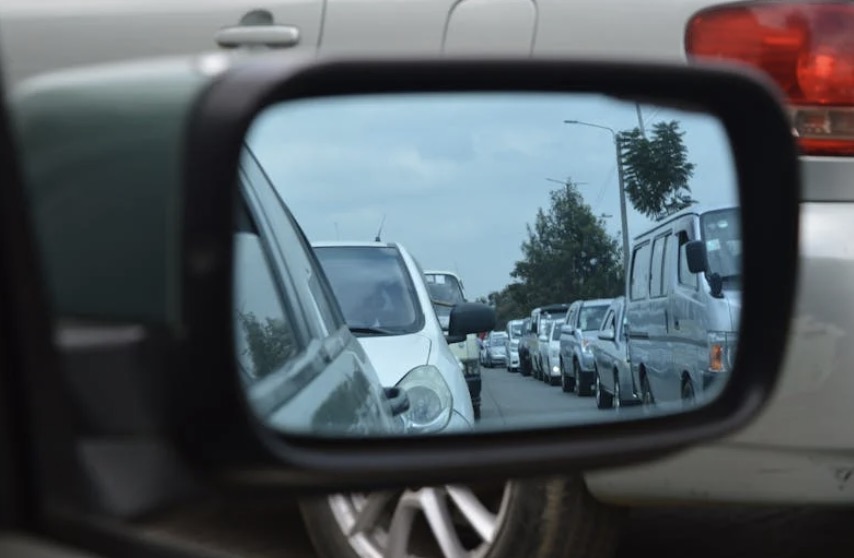 Verkeersdeskundigen onthullen: Dit is de snelste rijstrook in de file