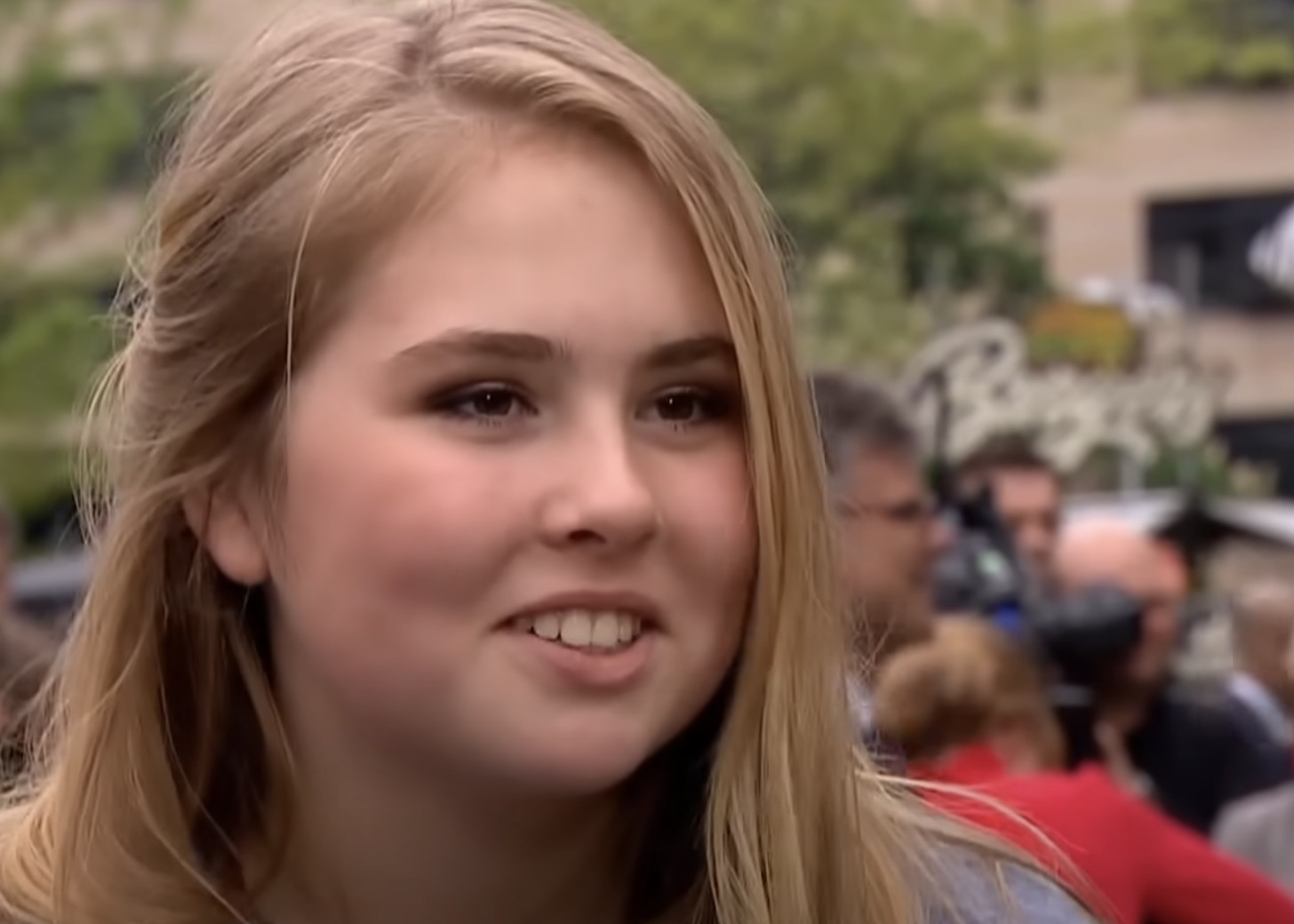 Verdachte mannen gespot bij studentenhuis Amalia: "Verkopers van wit poeder naar binnen!"