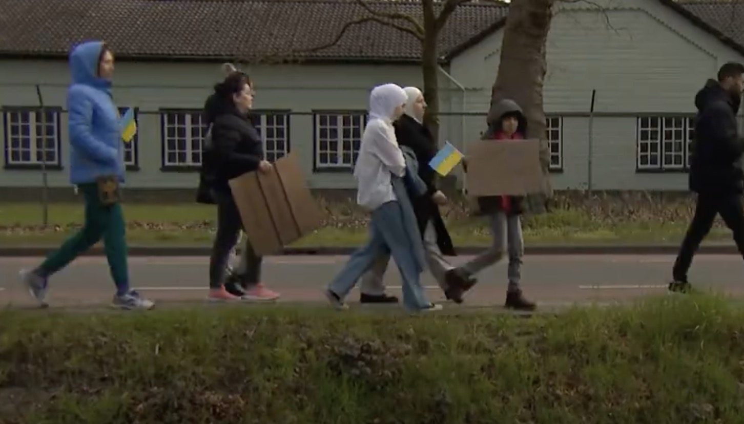 Oekraïner is opvang in viersterrenhotel zat en eist woning van gemeente