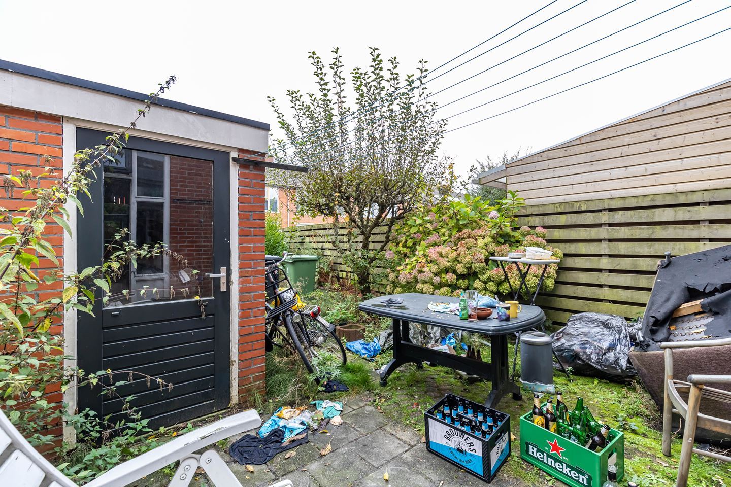 Groningse Funda-woning heeft de pikante foto's nog aan de muur hangen