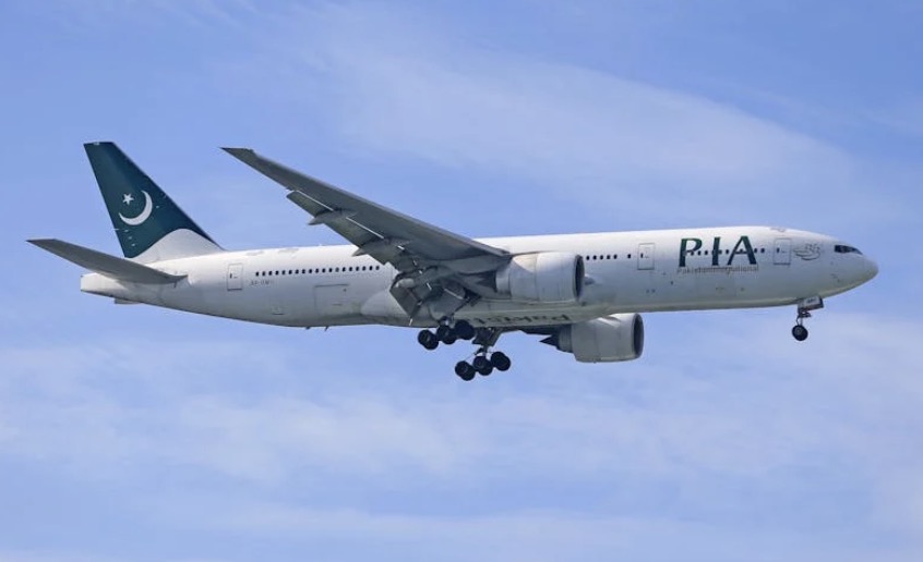 Pakistan Airlines zwaar onder vuur vanwege advertentie: "Is dit een dreigement?"